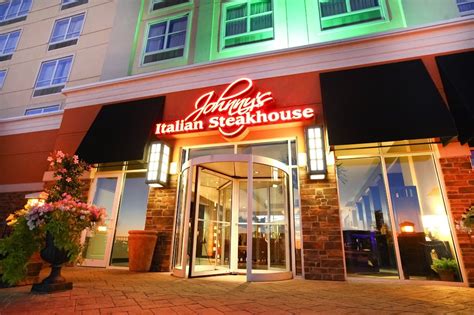 johnny's steakhouse des moines